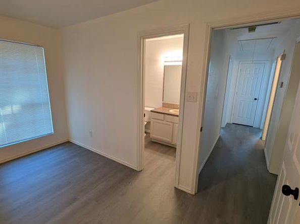 4918 S Harwood Street , Dallas Texas 75215