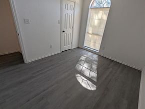 4918 S Harwood Street , Dallas Texas 75215