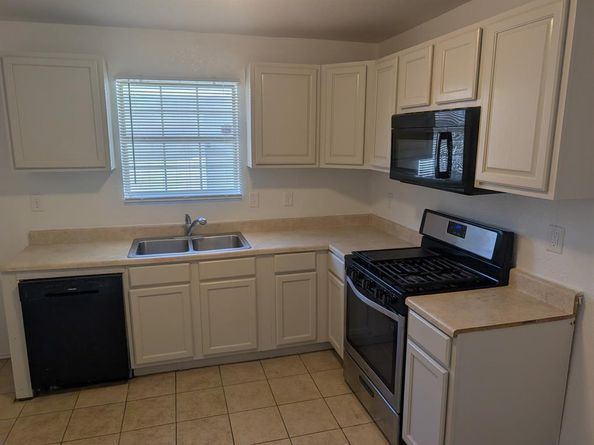 4918 S Harwood Street , Dallas Texas 75215