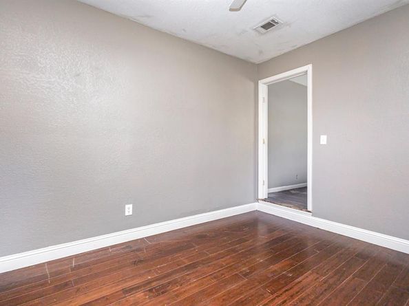 215  Glenview Street , Dallas Texas 75217