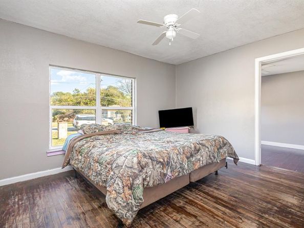 215  Glenview Street , Dallas Texas 75217