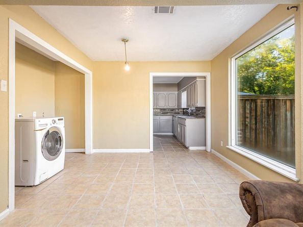 215  Glenview Street , Dallas Texas 75217