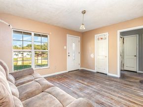 215  Glenview Street , Dallas Texas 75217