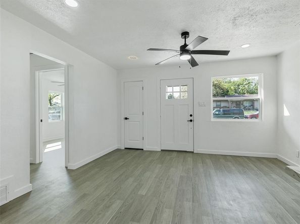 609 E Linda Drive , Garland Texas 75041