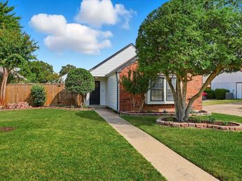 982  Mapleleaf Lane 