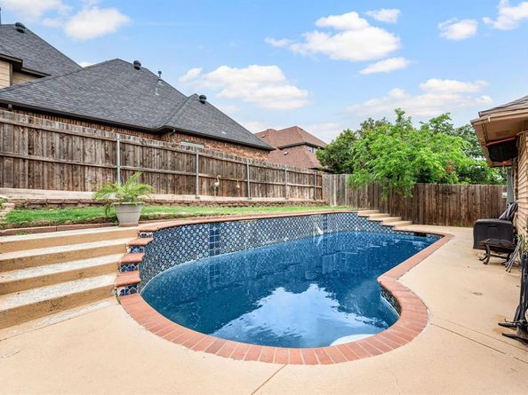 3229  David Drive , Hurst Texas 76054