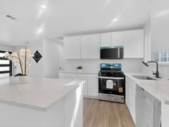 4540  Western Oaks Drive , Dallas Texas 75211