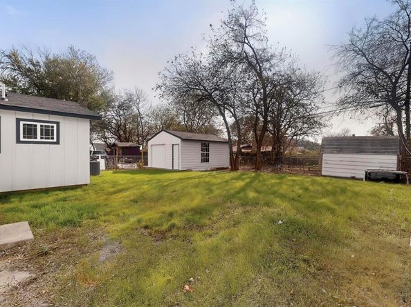 4540  Western Oaks Drive , Dallas Texas 75211