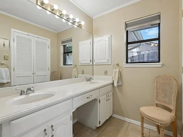 503  Summit Ridge Drive , Euless Texas 76039