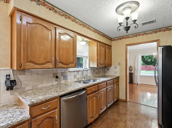 503  Summit Ridge Drive , Euless Texas 76039