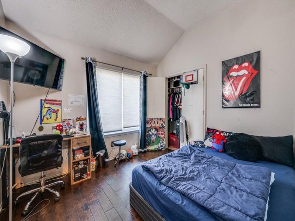 7411  Marsland Lane , Arlington Texas 76001