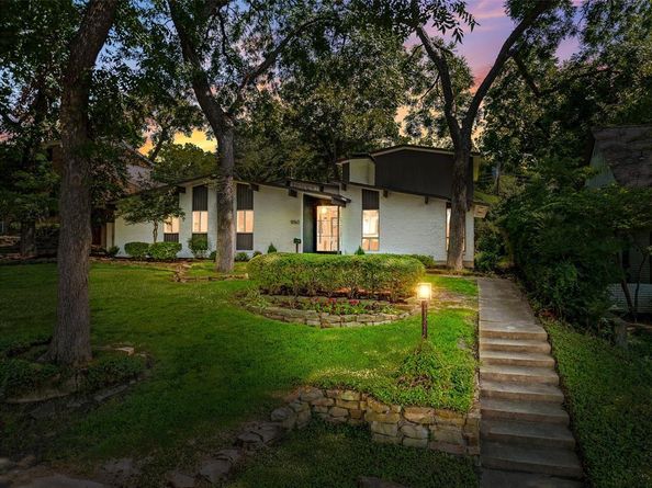 9740  Edgepine Drive , Dallas Texas 75238
