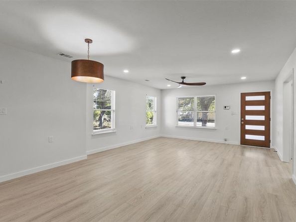 441  Calgary Road , Azle Texas 76020