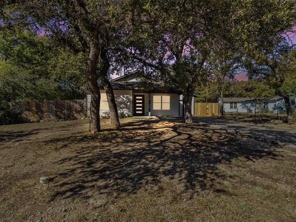 441  Calgary Road , Azle Texas 76020