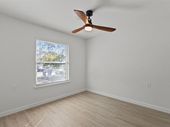 441  Calgary Road , Azle Texas 76020