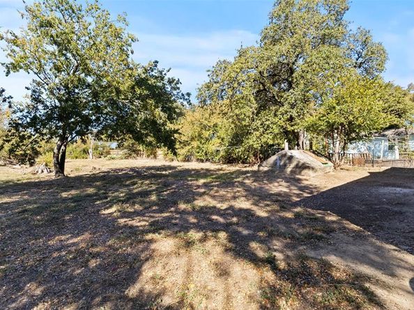 441  Calgary Road , Azle Texas 76020