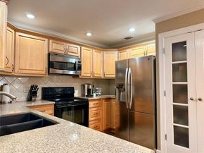 1300  Memory Lane  5214, Arlington Texas 76011