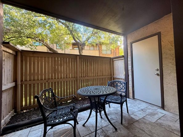 1300  Memory Lane  5214, Arlington Texas 76011