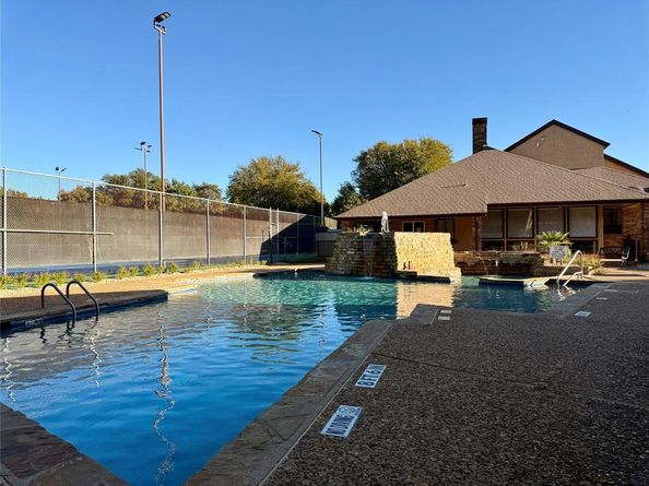 1300  Memory Lane  5214, Arlington Texas 76011