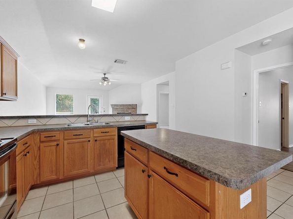 2224  Hummingbird Way , Mesquite Texas 75181