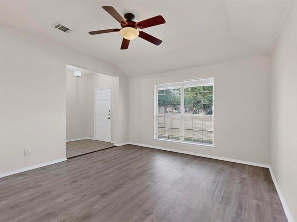 2224  Hummingbird Way , Mesquite Texas 75181