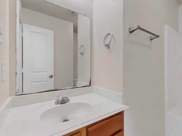 2224  Hummingbird Way , Mesquite Texas 75181