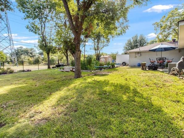 3483  Navajo Circle , Dallas Texas 75224