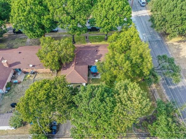 3483  Navajo Circle , Dallas Texas 75224