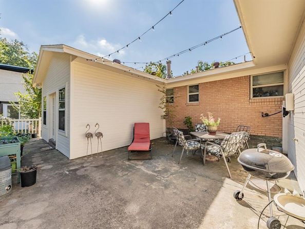 300  Shoreline Drive , Azle Texas 76020