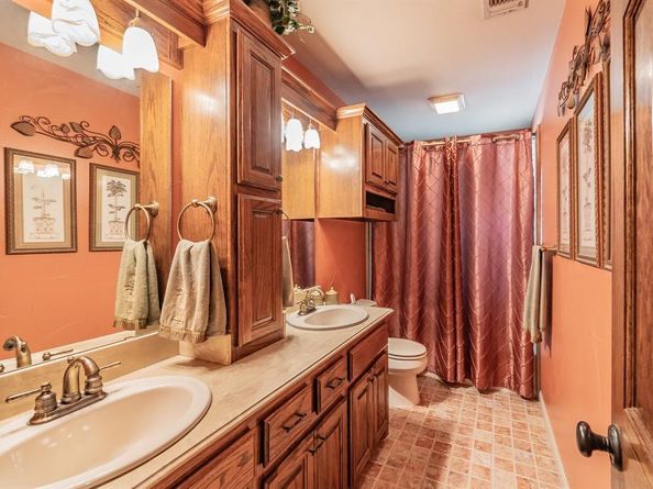 300  Shoreline Drive , Azle Texas 76020