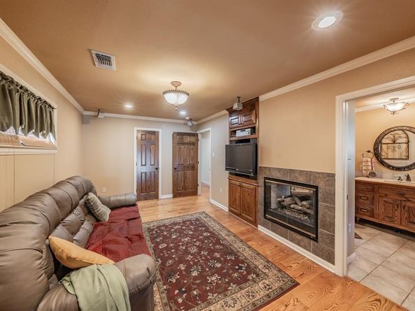 300  Shoreline Drive , Azle Texas 76020