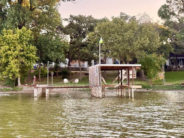 300  Shoreline Drive , Azle Texas 76020