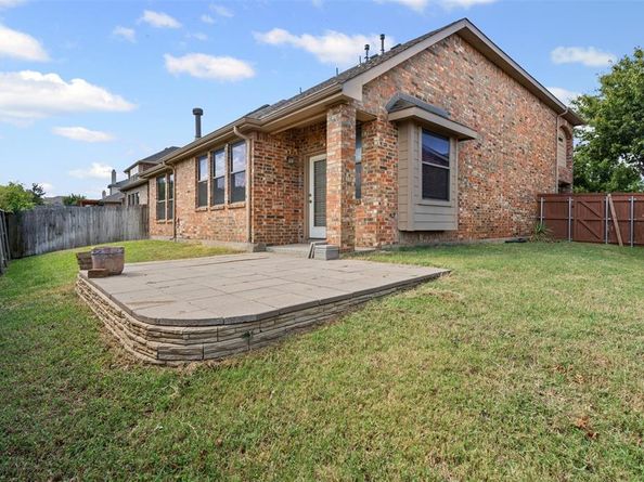784  Red Elm Lane , Fort Worth Texas 76131