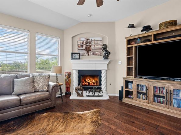 784  Red Elm Lane , Fort Worth Texas 76131