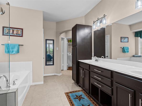 784  Red Elm Lane , Fort Worth Texas 76131