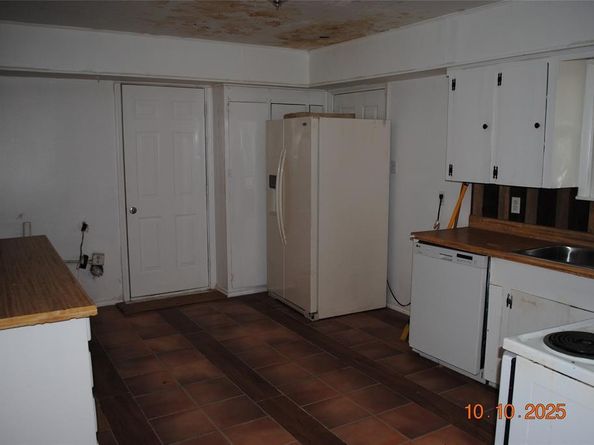 1660  Marsalis Road , Lancaster Texas 75134