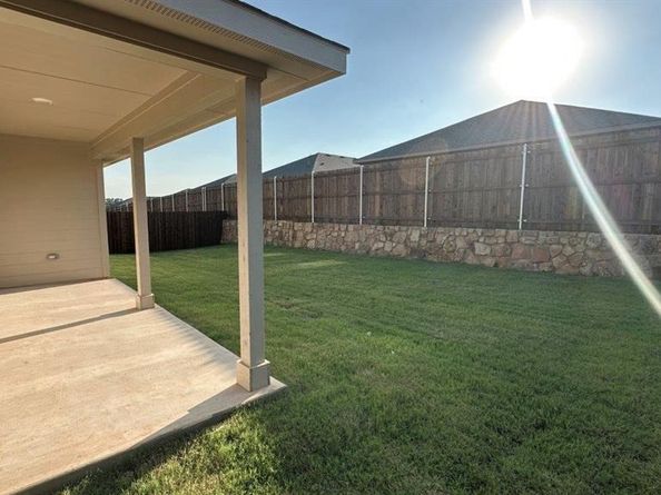 410  LUBBOCK Drive , Azle Texas 76020
