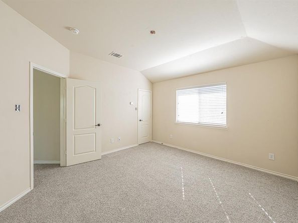 1033  Hayden Lane , Savannah Texas 76227