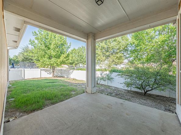 1033  Hayden Lane , Savannah Texas 76227