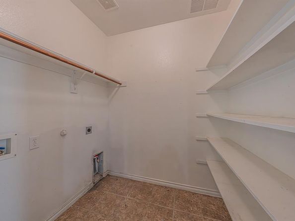 1033  Hayden Lane , Savannah Texas 76227