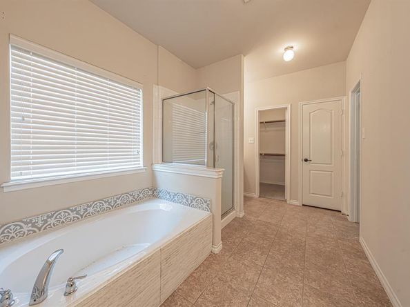 1033  Hayden Lane , Savannah Texas 76227