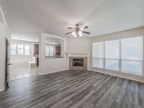 1033  Hayden Lane , Savannah Texas 76227
