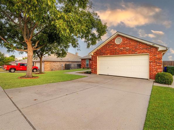 8908  Jill Street , White Settlement Texas 76108