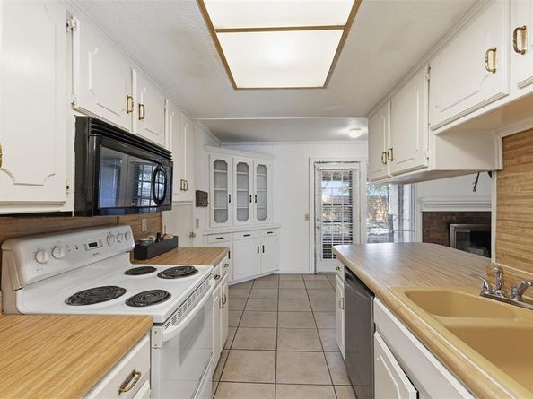 3109  Point East Drive , Mesquite Texas 75150