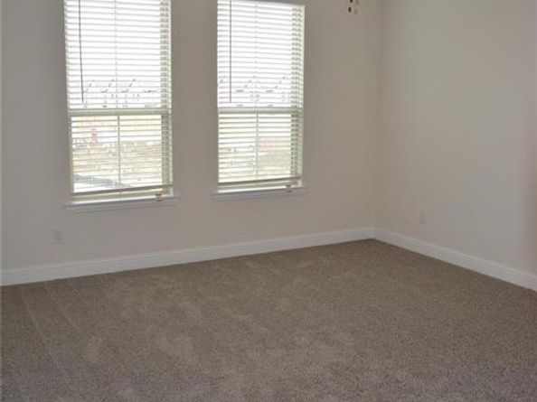 338  Almanor Street , Lewisville Texas 75056