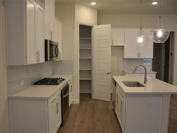 338  Almanor Street , Lewisville Texas 75056