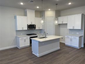 338  Almanor Street , Lewisville Texas 75056