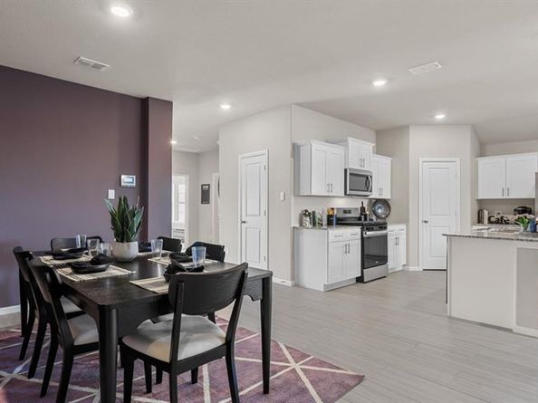 1761  GILLENS Avenue , Fort Worth Texas 76140