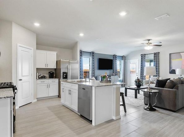 1761  GILLENS Avenue , Fort Worth Texas 76140