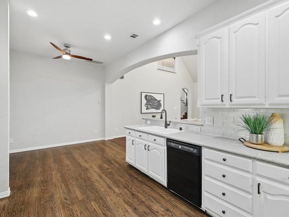 3215  Ricci Lane , Irving Texas 75062
